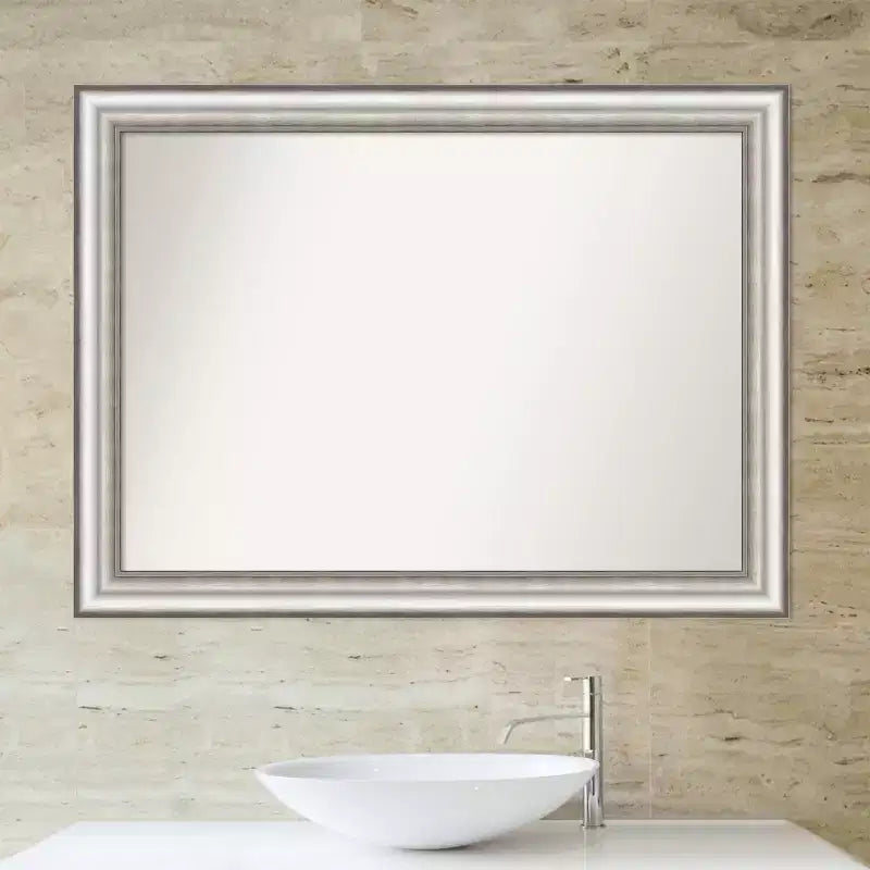 Specchio da parete per bagno da 43"x32" con cornice spazzolata argento, non smussato