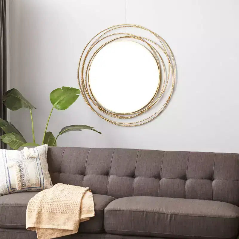 Specchio da Parete Rotondo in Metallo Dorato con Cornice ad Anelli Sovrapposti – 40"L x 38.38"A
