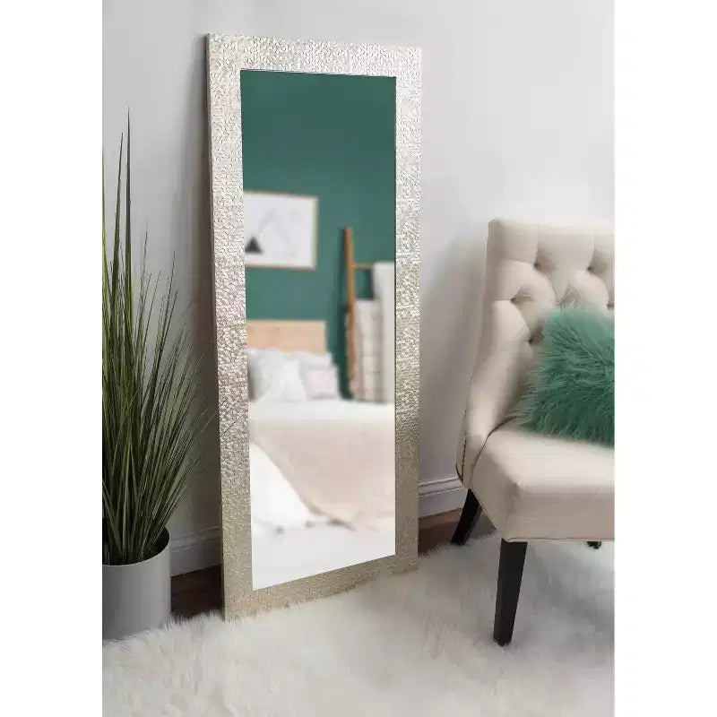 Specchio decorativo da parete incorniciato smussato 18"x50" – Finitura oro champagne