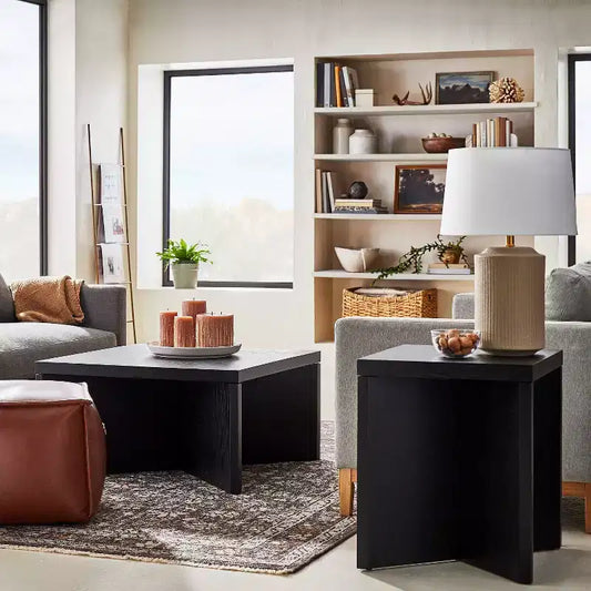 Tavolino quadrato in legno – Nero, design moderno con gambe incrociate