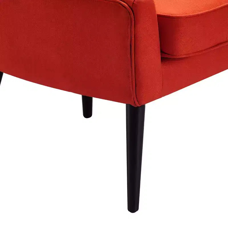 Poltrona a pozzetto con schienale alto – Classica poltrona imbottita per salotto
