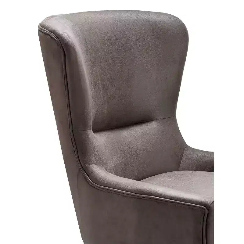 Poltrona a pozzetto con schienale alto – Classica poltrona imbottita per salotto