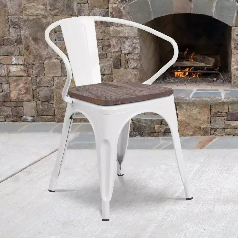 Sedia da pranzo in metallo con sedile e braccioli in legno – Stile industriale