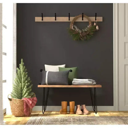 Tavolino e panca in legno massello con bordo naturale – Finitura naturale