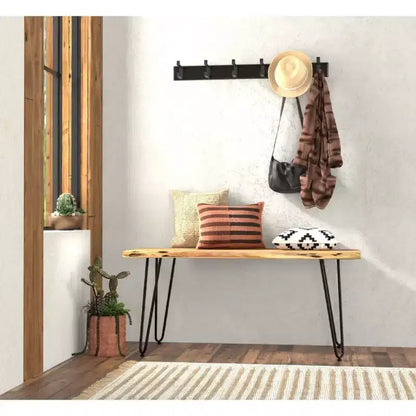 Tavolino e panca in legno massello con bordo naturale – Finitura naturale