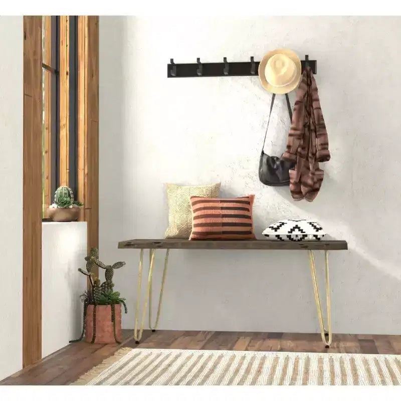 Tavolino e panca in legno massello con bordo naturale – Finitura naturale