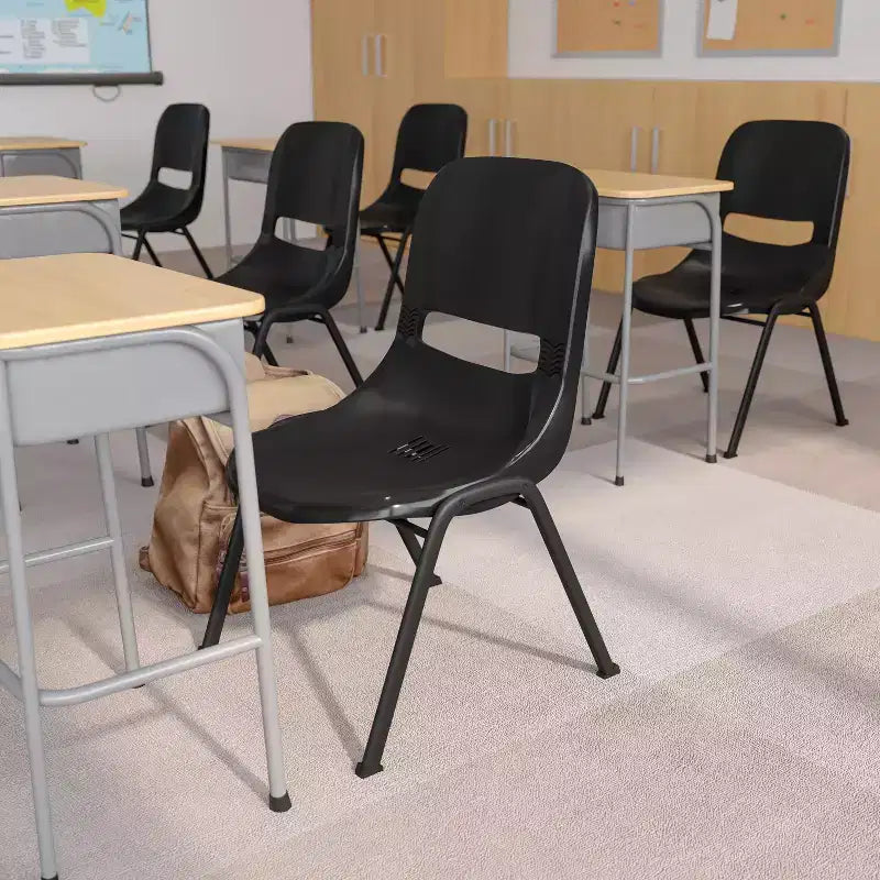 Sedia impilabile ergonomica con scocca e telaio in metallo, portata 400 kg