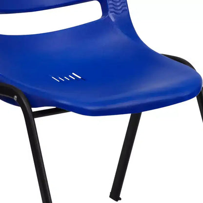 Sedia impilabile ergonomica con scocca e telaio in metallo, portata 400 kg