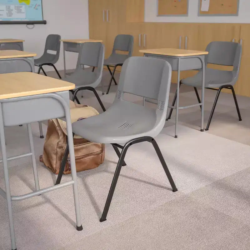 Sedia impilabile ergonomica con scocca e telaio in metallo, portata 400 kg