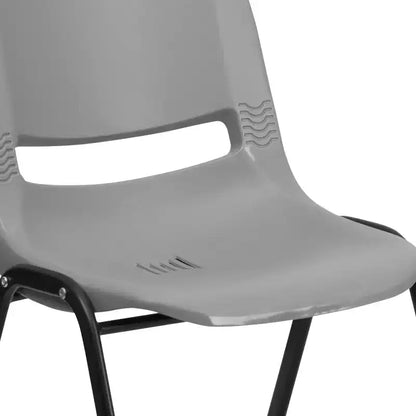 Sedia impilabile ergonomica con scocca e telaio in metallo, portata 400 kg