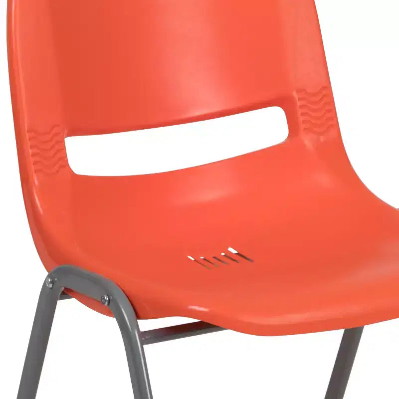 Sedia impilabile ergonomica con scocca e telaio in metallo, portata 400 kg
