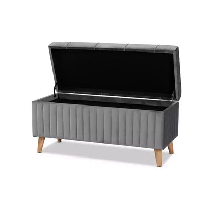 Pouf contenitore in legno rivestito in velluto con parte superiore capitonné