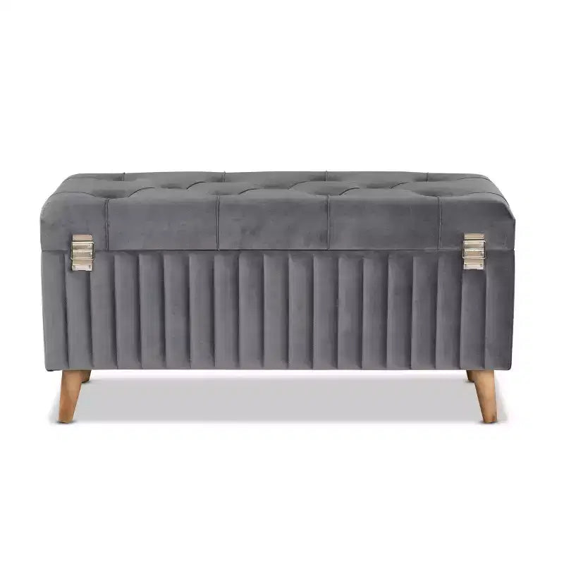 Pouf contenitore in legno rivestito in velluto con parte superiore capitonné