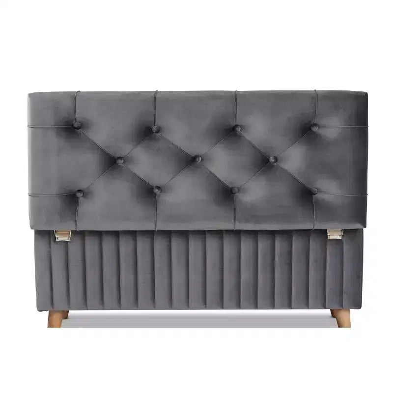 Pouf contenitore in legno rivestito in velluto con parte superiore capitonné