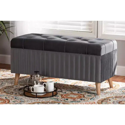 Pouf contenitore in legno rivestito in velluto con parte superiore capitonné