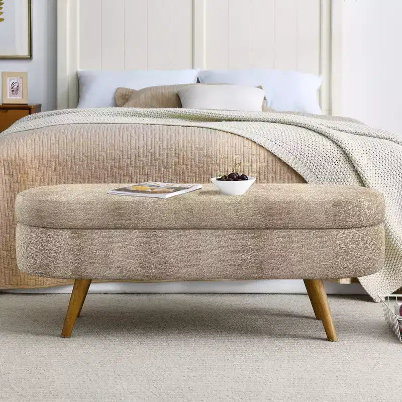 Panca contenitore ovale con gambe in legno di gomma e rivestimento in lino trapuntato – Contenitore nascosto