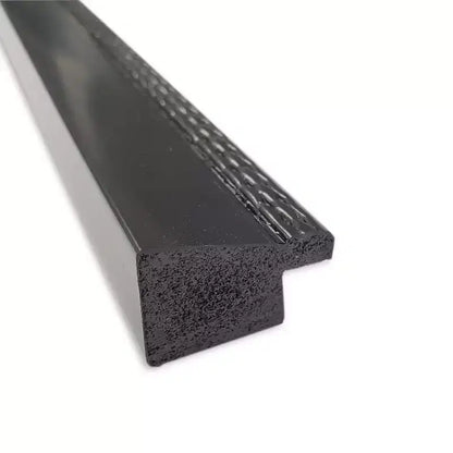 Specchio da parete per bagno smussato stretto nero di piccole dimensioni