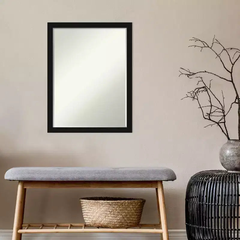 Specchio da parete per bagno smussato stretto nero di piccole dimensioni