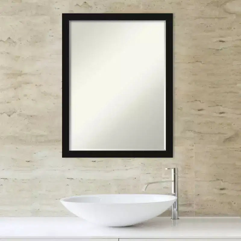Specchio da parete per bagno smussato stretto nero di piccole dimensioni