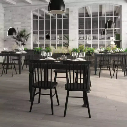 Tavolo da pranzo rettangolare in legno massello con gambe tornite – Posti a sedere 4, Grado commerciale