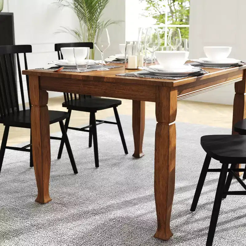 Tavolo da pranzo rettangolare in legno massello con gambe tornite – Posti a sedere 4, Grado commerciale